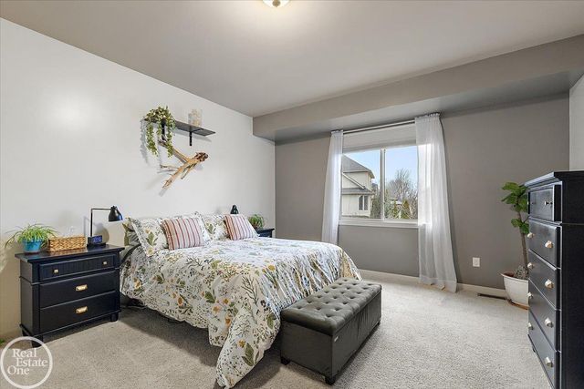 15833 Kingsway Drive, Macomb Twp, MI 48044