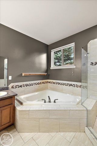 15833 Kingsway Drive, Macomb Twp, MI 48044