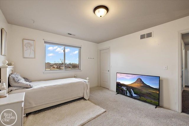 15833 Kingsway Drive, Macomb Twp, MI 48044