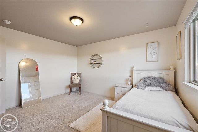 15833 Kingsway Drive, Macomb Twp, MI 48044