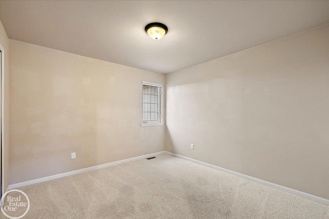 15833 Kingsway Drive, Macomb Twp, MI 48044