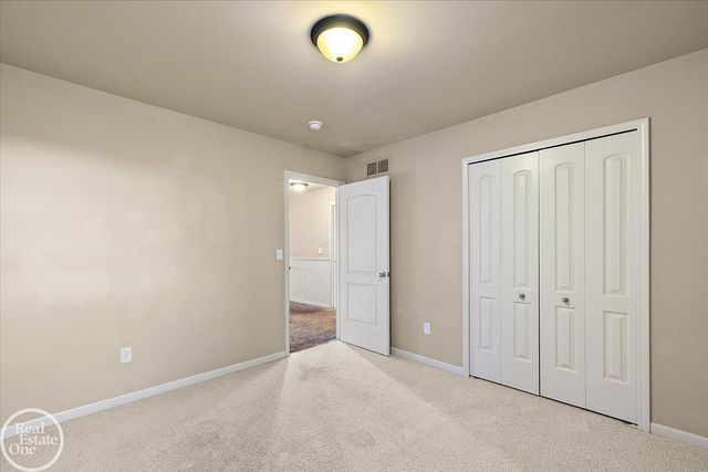 15833 Kingsway Drive, Macomb Twp, MI 48044