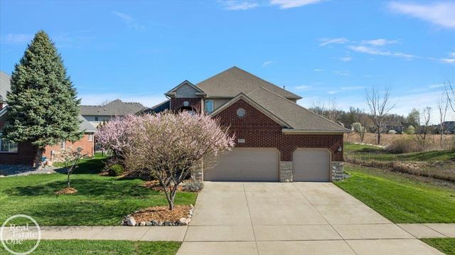 15833 Kingsway Drive, Macomb Twp, MI 48044