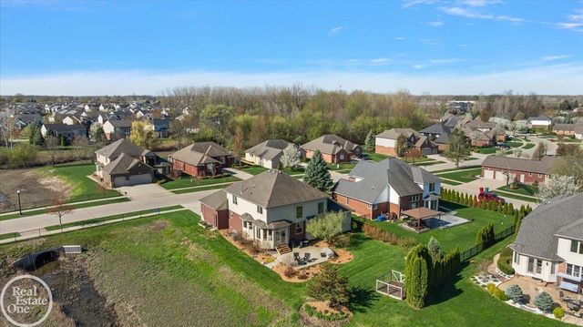 15833 Kingsway Drive, Macomb Twp, MI 48044
