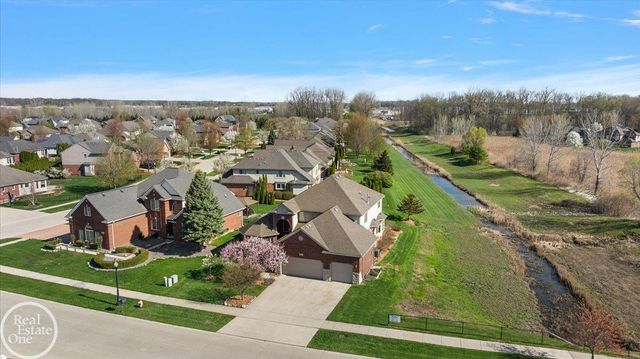15833 Kingsway Drive, Macomb Twp, MI 48044