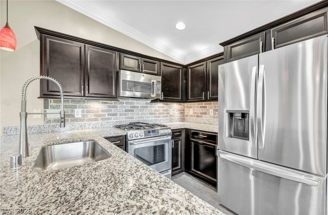 5924 Radiance Park Street, North Las Vegas, NV 89081