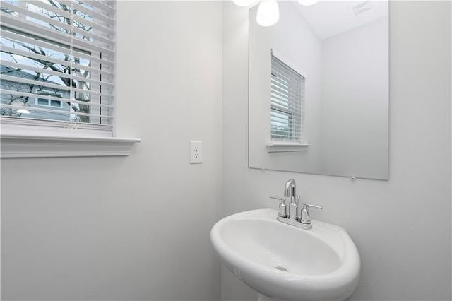 2000 Main Street NW, Atlanta, GA 30318