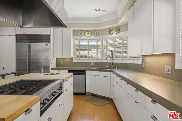10630 Somma Way, Los Angeles, CA 90077