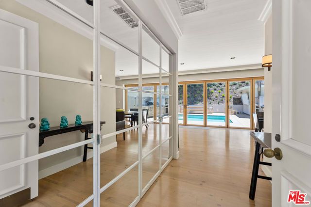 10630 Somma Way, Los Angeles, CA 90077