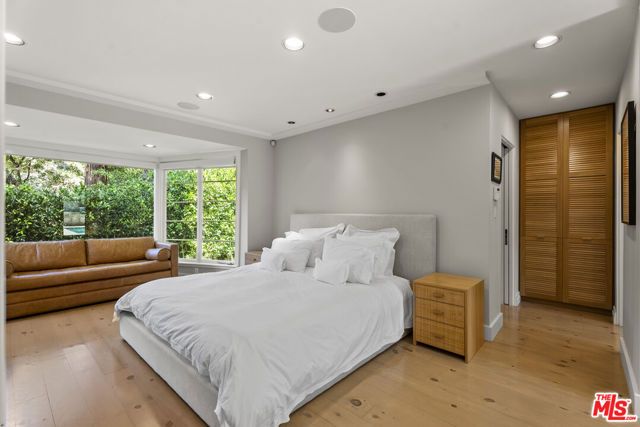 10630 Somma Way, Los Angeles, CA 90077