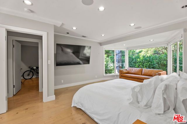 10630 Somma Way, Los Angeles, CA 90077