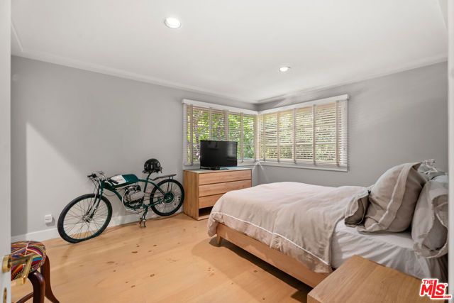 10630 Somma Way, Los Angeles, CA 90077
