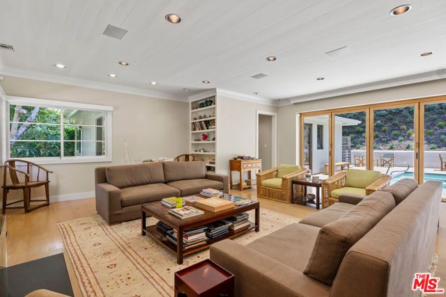 10630 Somma Way, Los Angeles, CA 90077