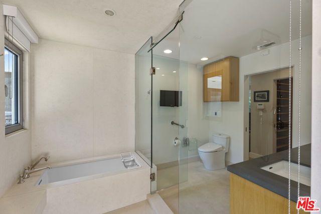 10630 Somma Way, Los Angeles, CA 90077