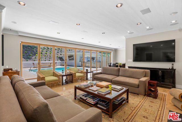 10630 Somma Way, Los Angeles, CA 90077