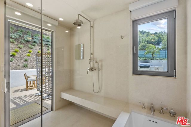 10630 Somma Way, Los Angeles, CA 90077