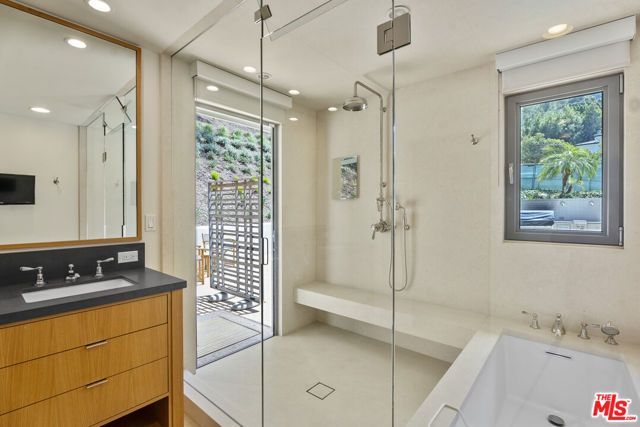 10630 Somma Way, Los Angeles, CA 90077