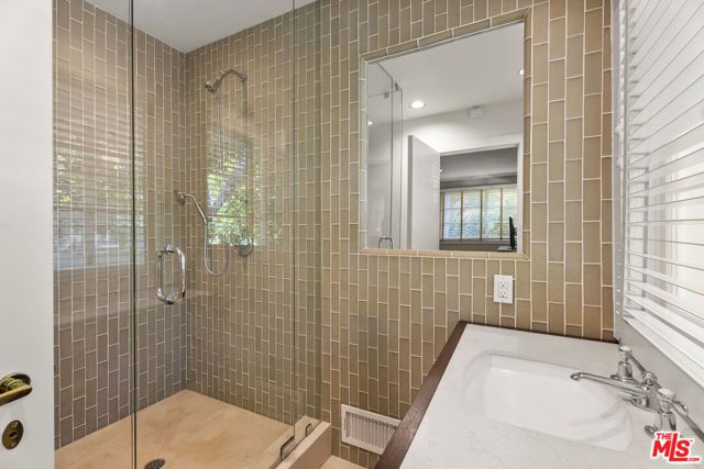 10630 Somma Way, Los Angeles, CA 90077