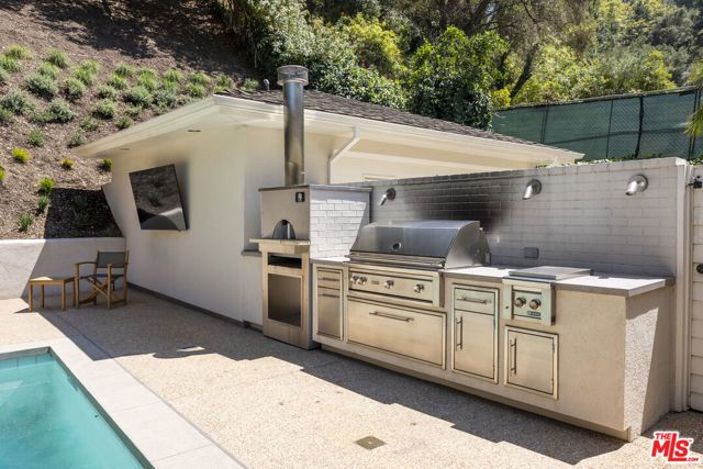 10630 Somma Way, Los Angeles, CA 90077