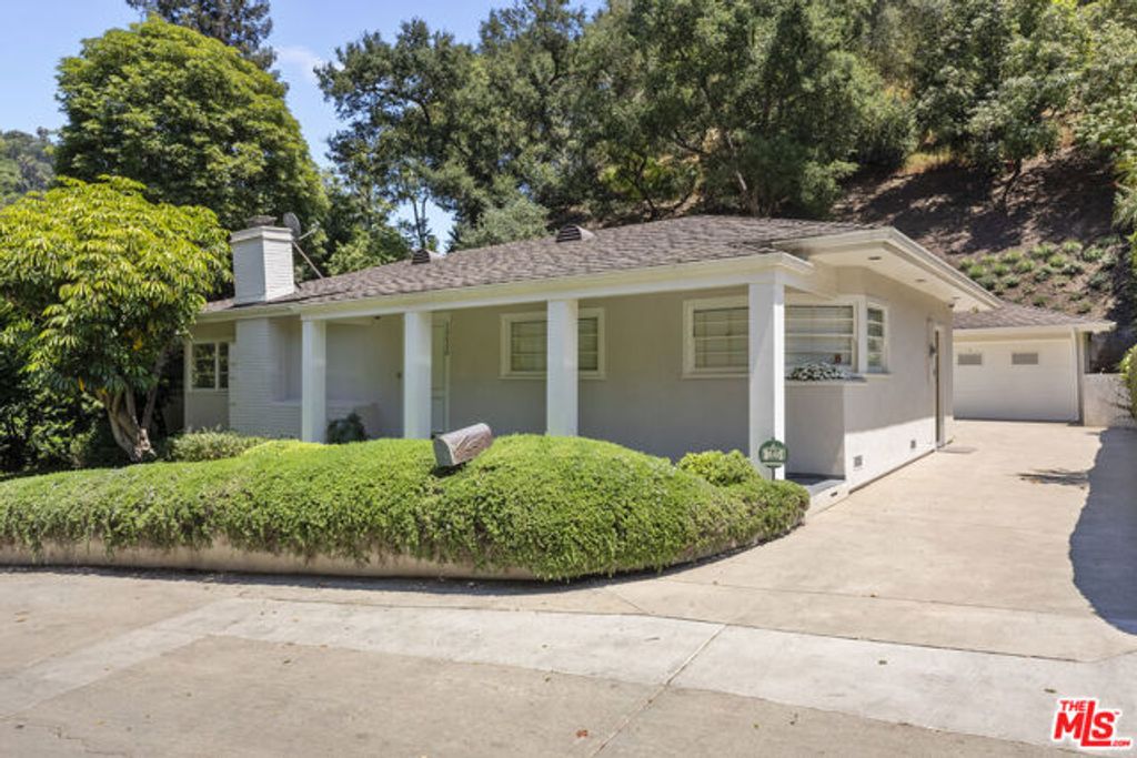 10630 Somma Way, Los Angeles, CA 90077