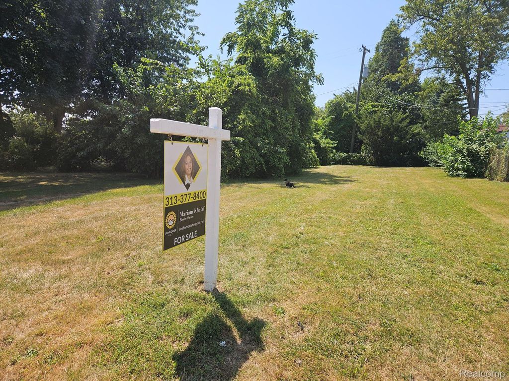 5035 Steadman Street, Dearborn, MI 48126