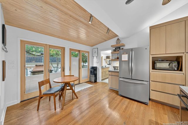 401 Corona, San Antonio, TX 78209