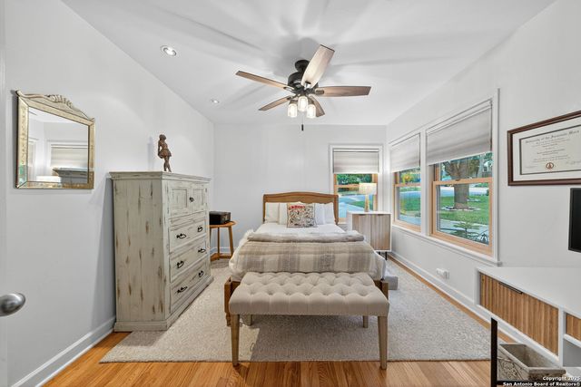 401 Corona, San Antonio, TX 78209