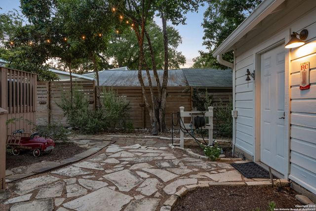 401 Corona, San Antonio, TX 78209