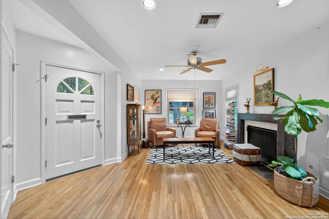 401 Corona, San Antonio, TX 78209