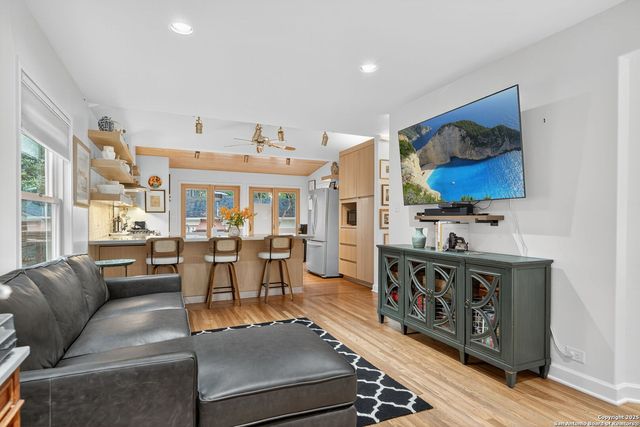 401 Corona, San Antonio, TX 78209