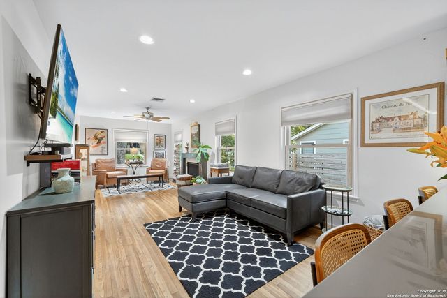 401 Corona, San Antonio, TX 78209