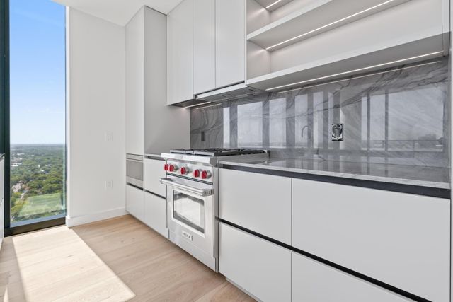 610 Davis ST 2712, Austin, TX 78701