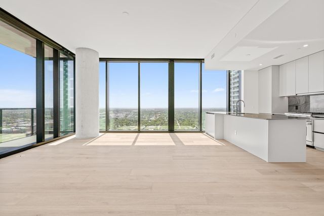 610 Davis ST 2712, Austin, TX 78701