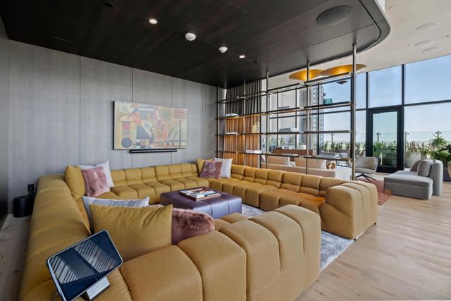 610 Davis ST 2712, Austin, TX 78701