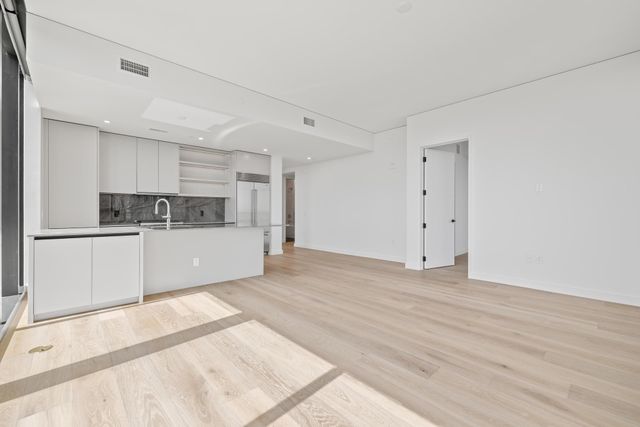 610 Davis ST 2712, Austin, TX 78701