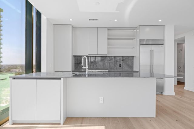 610 Davis ST 2712, Austin, TX 78701