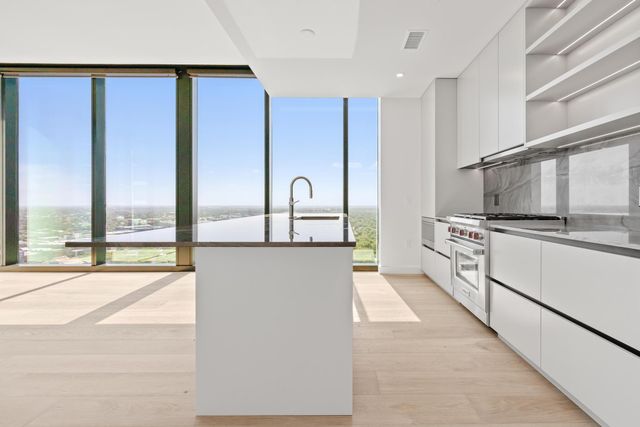 610 Davis ST 2712, Austin, TX 78701
