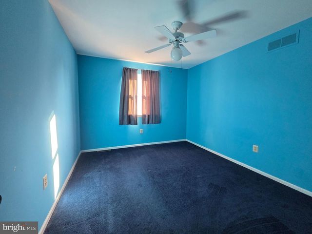 242 ORCHARD DR, North Wales, PA 19454