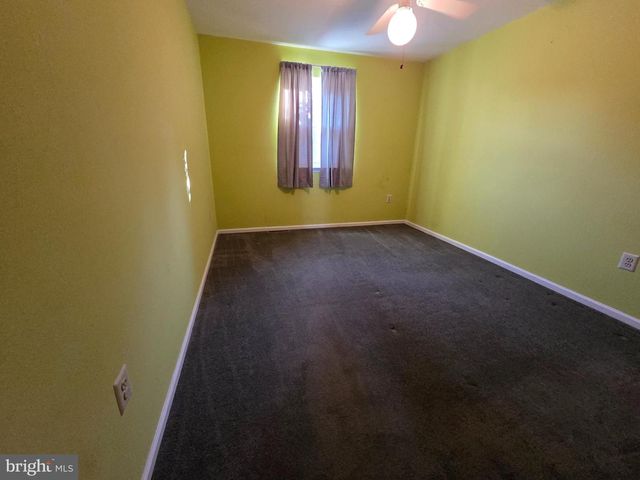 242 ORCHARD DR, North Wales, PA 19454