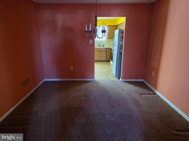 242 ORCHARD DR, North Wales, PA 19454