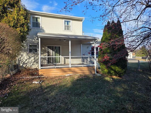 242 ORCHARD DR, North Wales, PA 19454