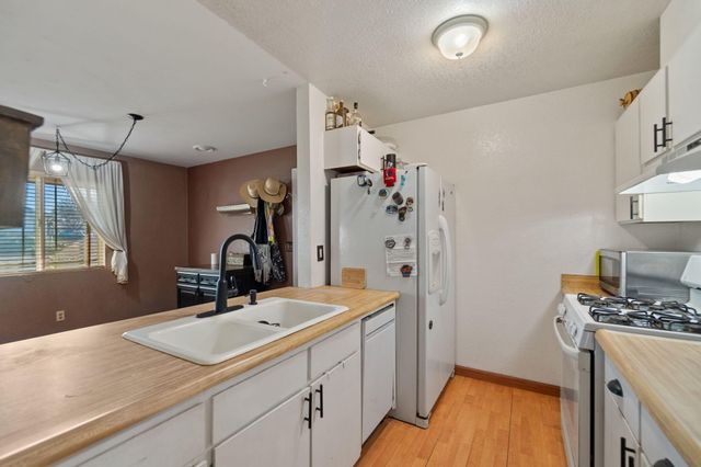 1971 Spruce Circle, Anderson, CA 96007