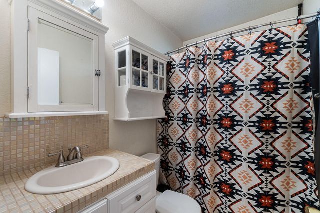 1971 Spruce Circle, Anderson, CA 96007