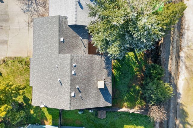 1971 Spruce Circle, Anderson, CA 96007