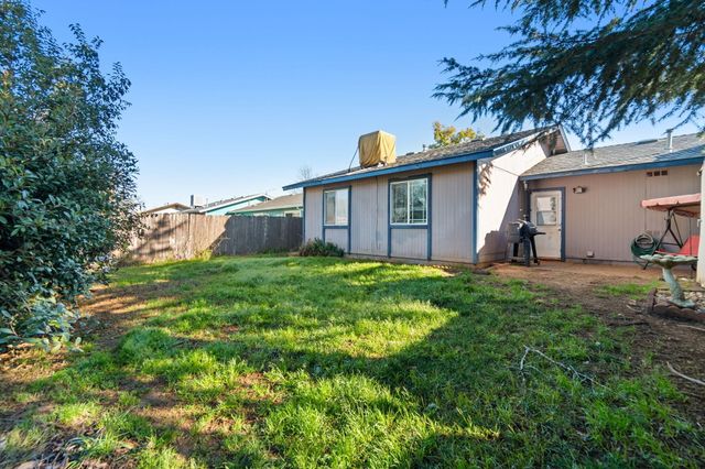 1971 Spruce Circle, Anderson, CA 96007