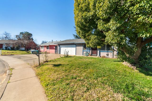 1971 Spruce Circle, Anderson, CA 96007
