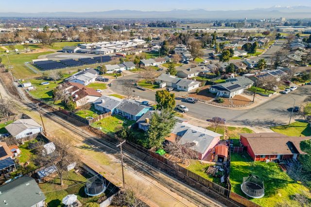 1971 Spruce Circle, Anderson, CA 96007