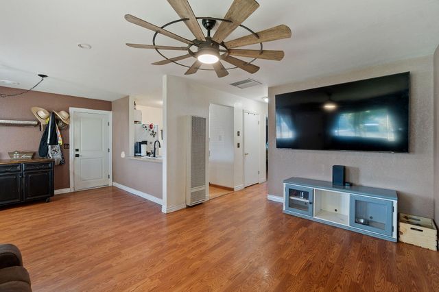 1971 Spruce Circle, Anderson, CA 96007