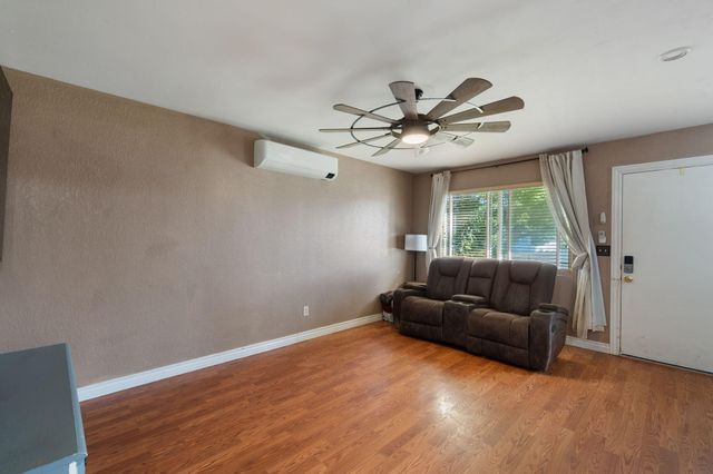 1971 Spruce Circle, Anderson, CA 96007