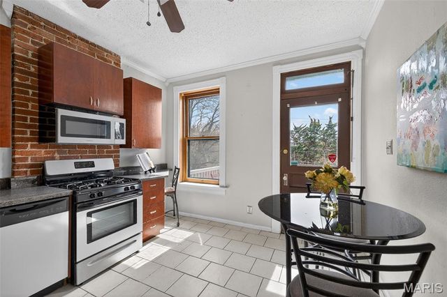 3668 Botanical Avenue, St Louis, MO 63110